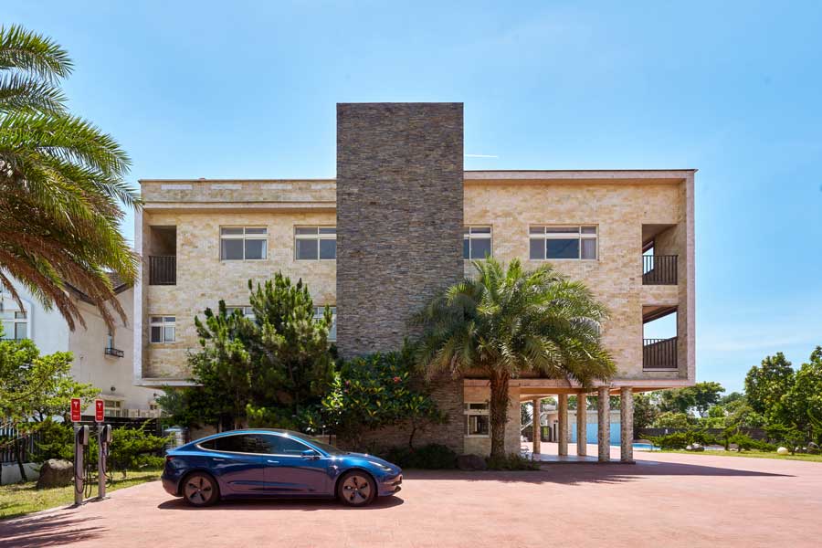 Tesla電動充電樁